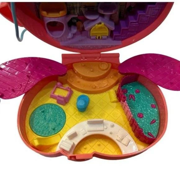 Polly Pocket Starring Shani Cuddly Cat Purse Compact Playset (cat purse only) - Picture 4 of 9